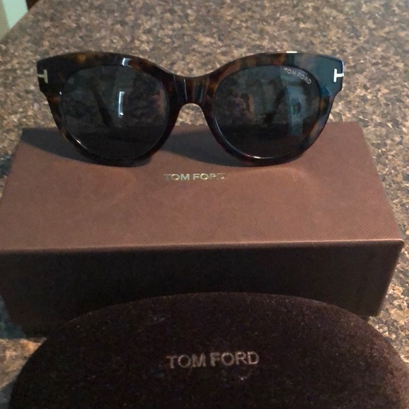 Tom Ford Accessories - FLASH SALE🔥🔥NWT TOM FORD SUNGLASSES💗💗